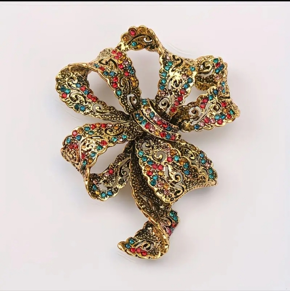 🆕️🎀RHINESTONE ENCRUSTED BOW BROOCH / PIN 🎀
